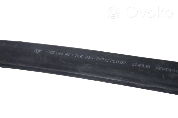 Volkswagen Touareg I Engine compartment rubber 7L6823707C