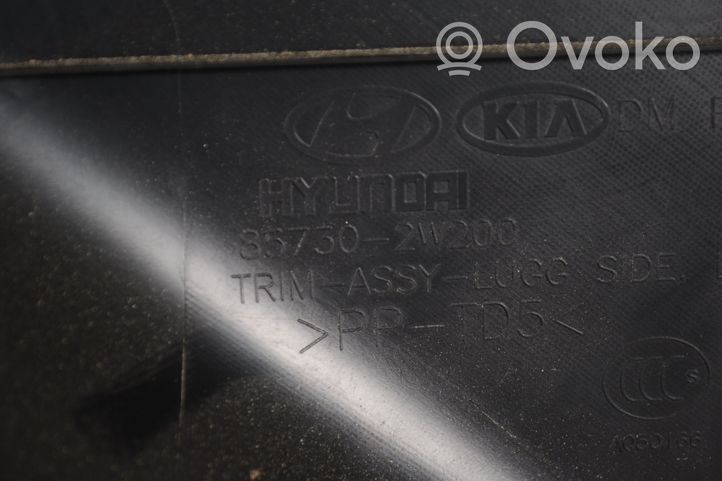 Hyundai Santa Fe Tavaratilan/takakontin alempi sivuverhoilu 857302W200