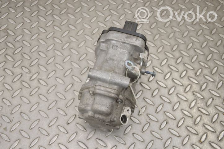 Toyota Prius (XW50) Compresor (bomba) del aire acondicionado (A/C)) 0424000021
