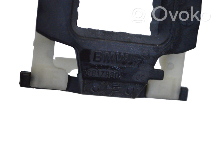 BMW 2 F46 Support, fixation radiateur 8617880