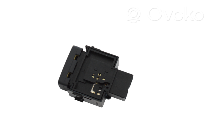 Subaru Outback (BS) Bouton interrupteur ouverture du coffre 