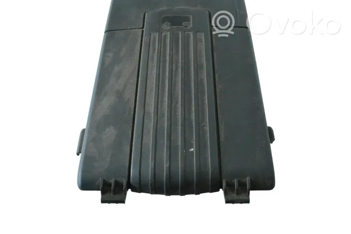 Volkswagen PASSAT B7 Couvercle de boîtier de batterie 3C0915443A