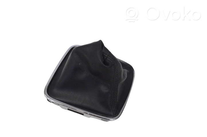 Subaru Outback (BS) Rivestimento in plastica cornice della leva del cambio 