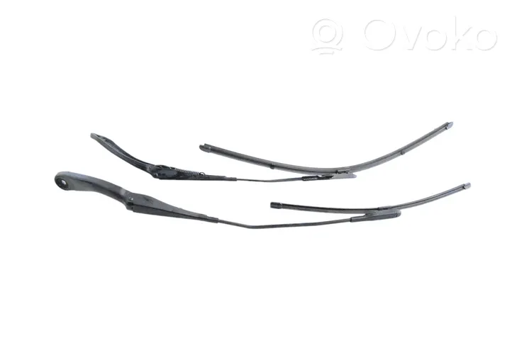 BMW 4 F32 F33 Windshield/front glass wiper blade 7297557