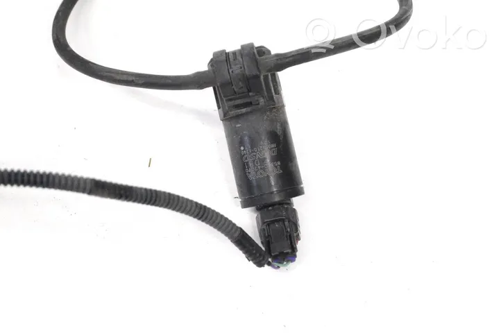 Toyota Prius (XW50) Windscreen/windshield washer pump 8533047070