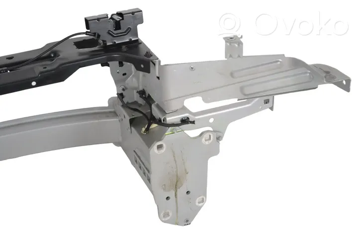 Volvo XC40 Pannello di supporto del radiatore 