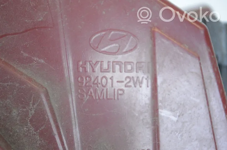 Hyundai Santa Fe Rear/tail lights 924012W1
