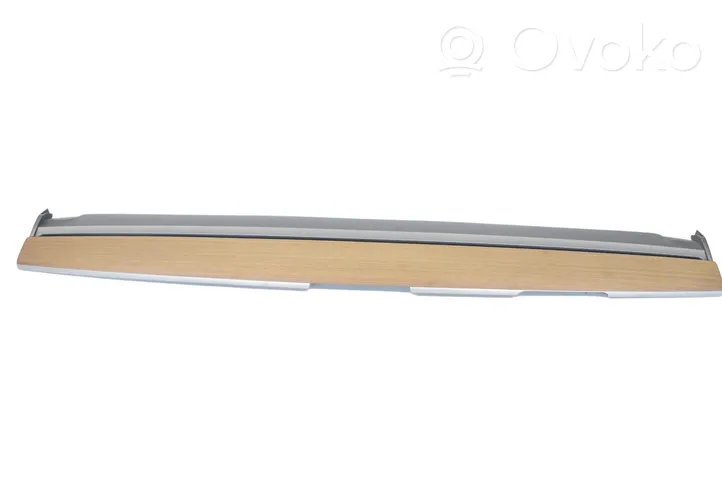 Tesla Model 3 Ramka schowka deski rozdzielczej 111073000A