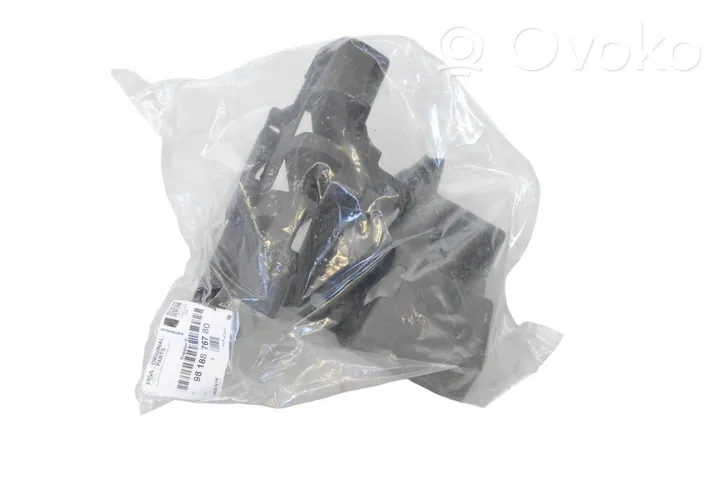 Peugeot 508 II Staffa angolare del supporto di montaggio del paraurti 9818876780