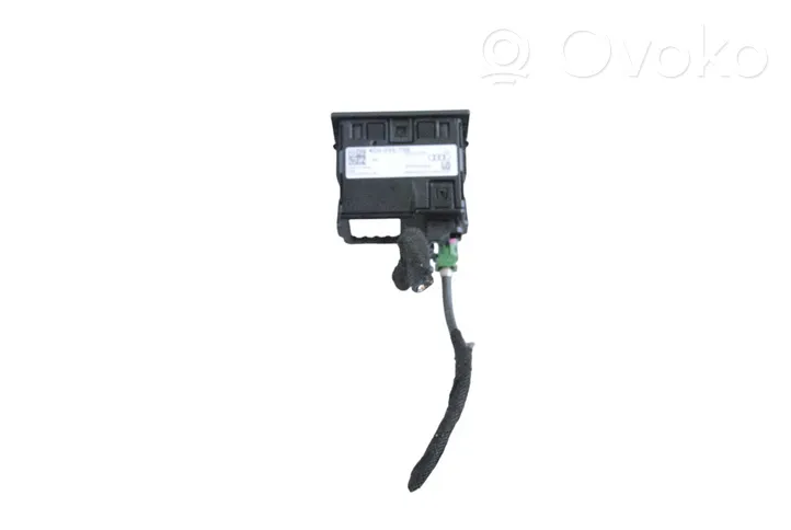 Audi A6 S6 C7 4G Connettore plug in AUX 4G0035736