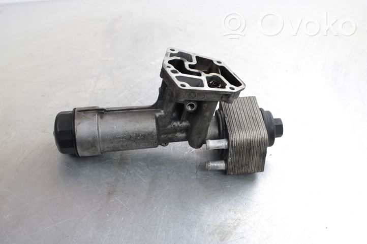 Audi A4 S4 B7 8E 8H Supporto di montaggio del filtro dell’olio 038115389D