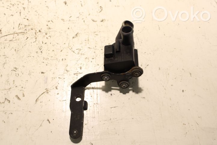 Volkswagen PASSAT B7 Pompe à eau de liquide de refroidissement 5N0965561