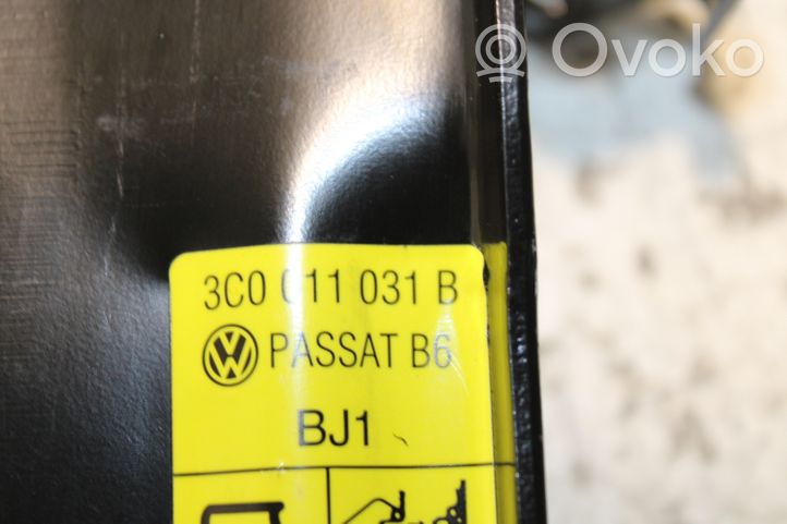 Volkswagen PASSAT B6 Įrankių komplektas 3C0011031B