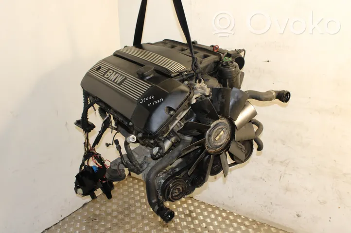 BMW 5 E39 Moottori 256S4