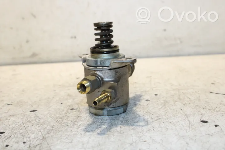 Volkswagen Tiguan Pompe d'injection de carburant à haute pression 03C127026D