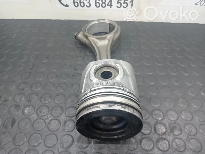 Iveco Daily 3rd gen Piston avec bielle 