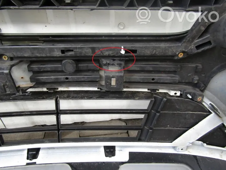 Ford Kuga II Parachoques delantero GV44-17F755-A