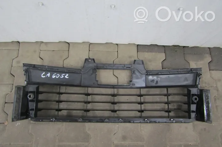 Toyota Previa (XR10, XR20) I Grille inférieure de pare-chocs avant 53112-28210