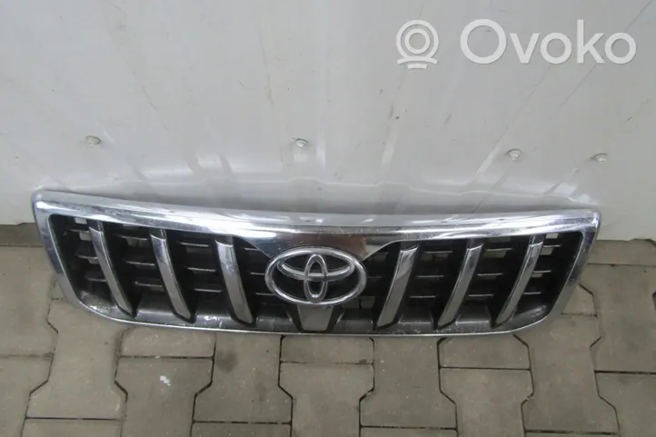 Toyota Land Cruiser (J200) Griglia anteriore 53111-60500