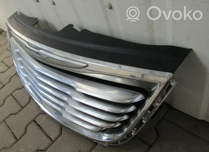 Chrysler Grand Voyager II Atrapa chłodnicy / Grill 