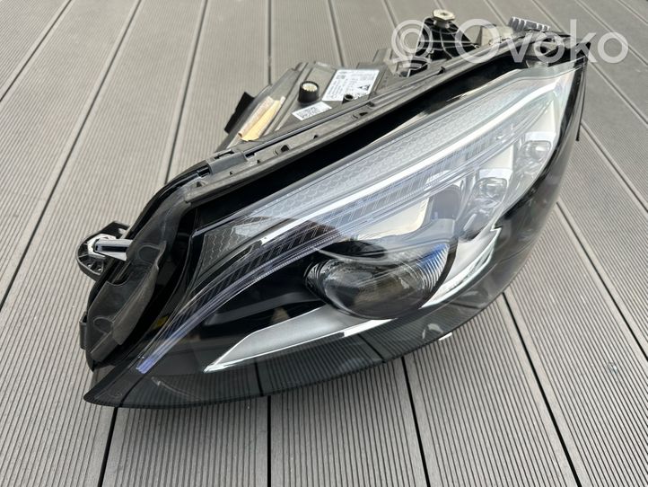 Mercedes-Benz C AMG W205 Lampa przednia A2059068505