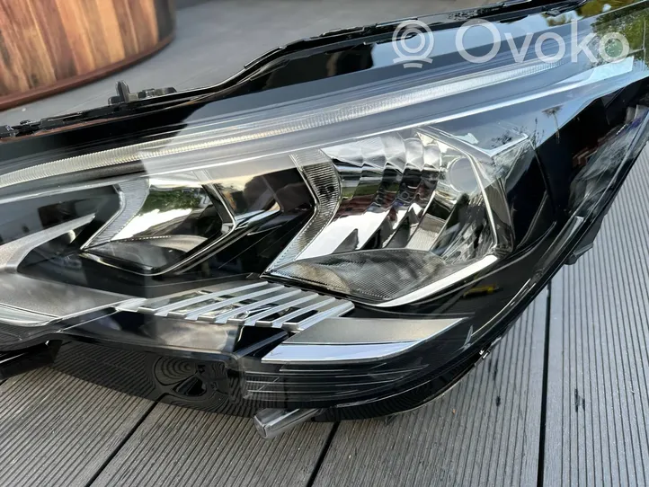 Peugeot 5008 II Lampa przednia 9810478180