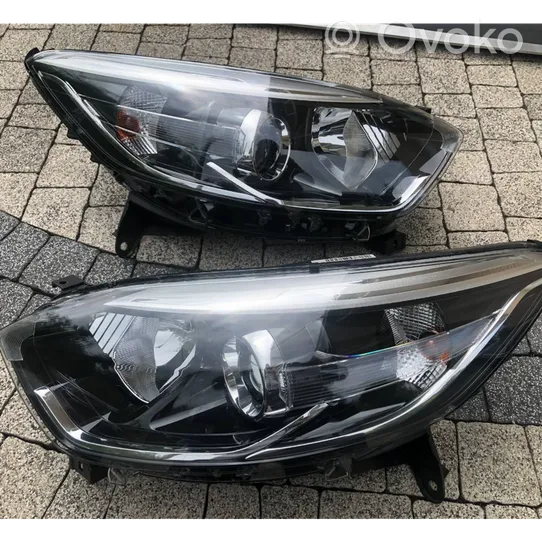 Renault Captur Lampy przednie / Komplet 260603859R