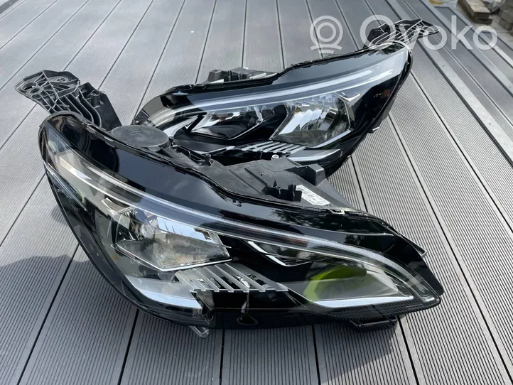 Peugeot 5008 II Lampy przednie / Komplet 9810478080