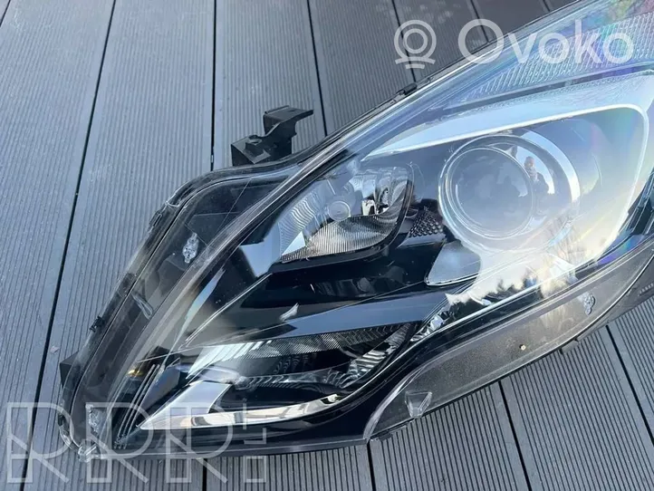 Opel Zafira C Lampa przednia 13399860