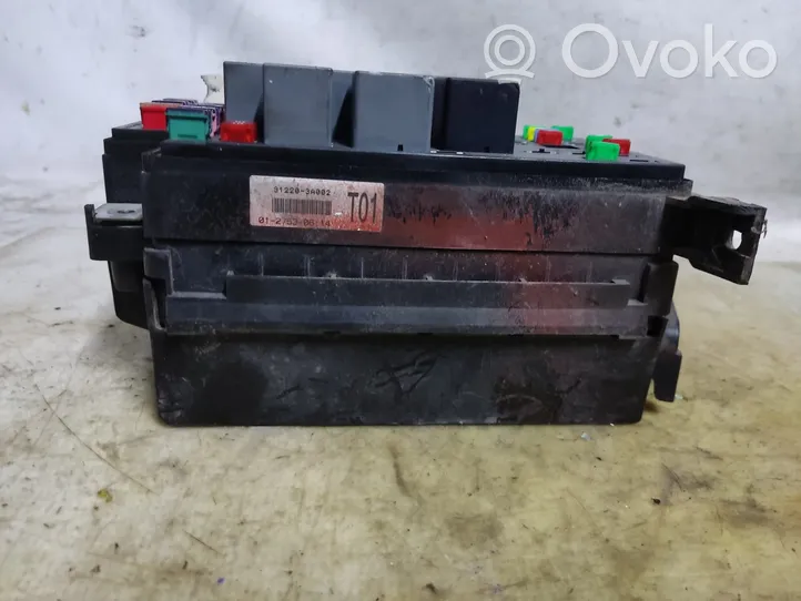 Hyundai Trajet Module de fusibles 91220-3A002