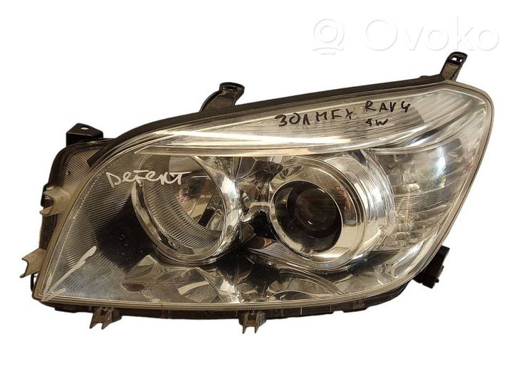 Toyota RAV 4 (XA40) Lampa przednia 8117042311