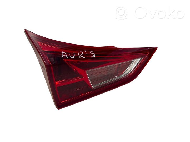 Toyota Auris E180 Задний фонарь в крышке 05180238