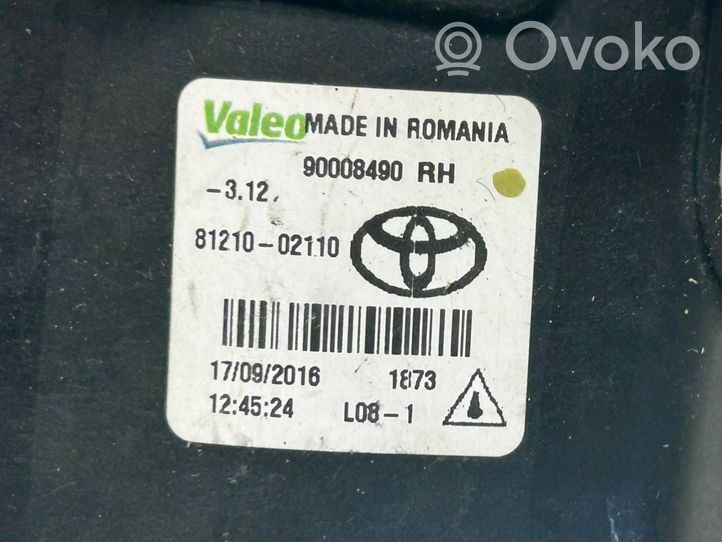 Toyota Auris 150 Światło przeciwmgłowe przednie 8121002110