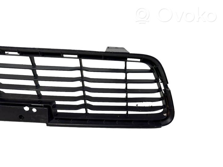 Toyota Hilux (AN120, AN130) Grille inférieure de pare-chocs avant 531120K130