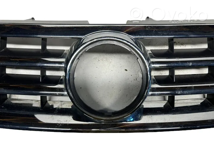 Volkswagen Touareg I Griglia superiore del radiatore paraurti anteriore 7L6853651A