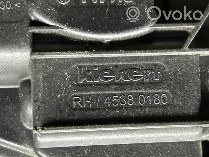 Volkswagen PASSAT B8 Etuoven lukko 45380180