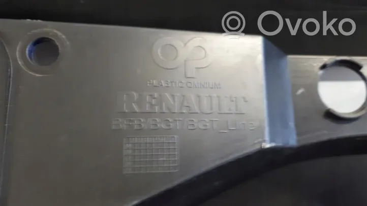 Renault Megane IV Takaluukun koristelista 