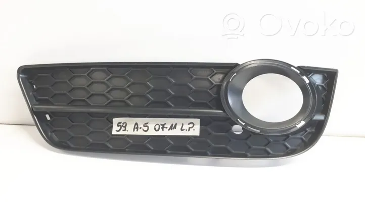 Audi A5 8T 8F Grille antibrouillard avant 8T0807681