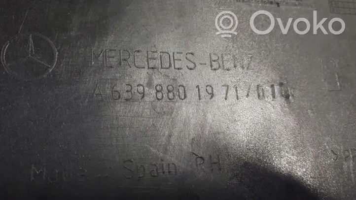 Mercedes-Benz Vito Viano W639 Coin de pare-chocs arrière 6398801971