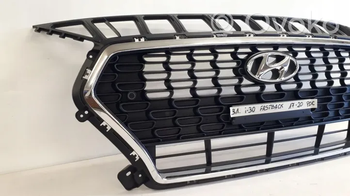 Hyundai i30 Grille de calandre avant 