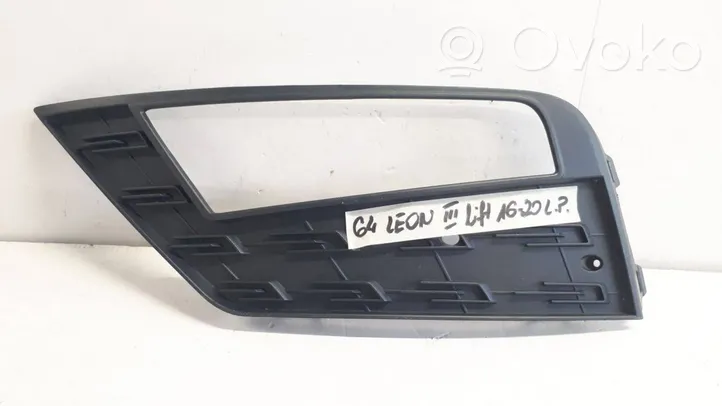 Seat Leon (5F) Priešrūkinio žibinto apdaila/ grotelės 5F0853665G