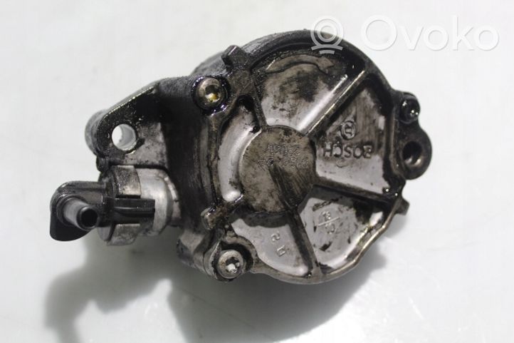 Volvo C30 Alipainepumppu 01562A