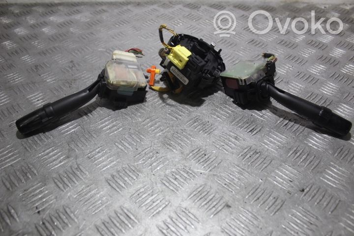 Toyota Avensis T250 Leva/interruttore dell’indicatore di direzione e tergicristallo 173820