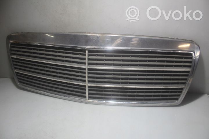 Mercedes-Benz E W210 Grille de calandre avant 