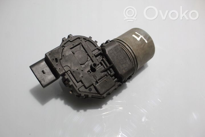 Volkswagen PASSAT B5.5 Wiper motor 0390241505