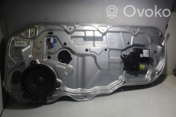 Volvo C30 Etuikkunan nostomekanismi ilman moottoria 1382571