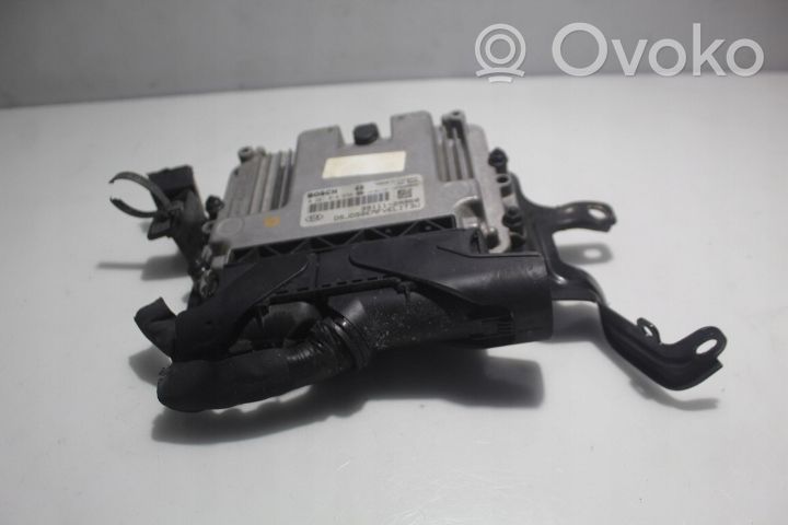 KIA Ceed Komputer / Sterownik ECU silnika 0281018639