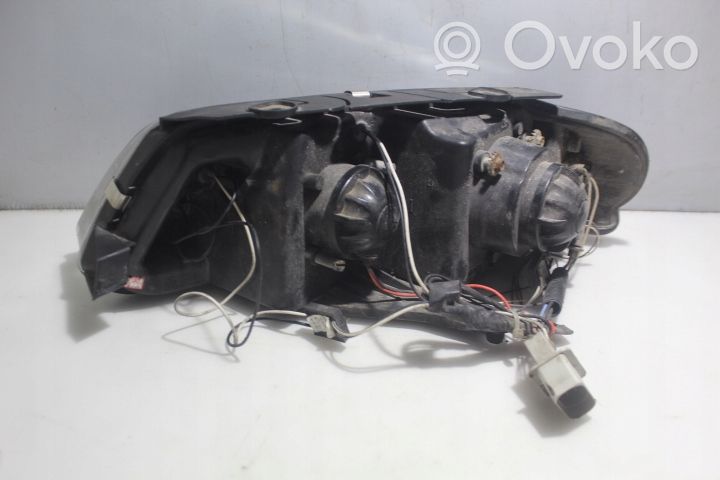 Volkswagen PASSAT B5.5 Lampa przednia HU210-HBAS