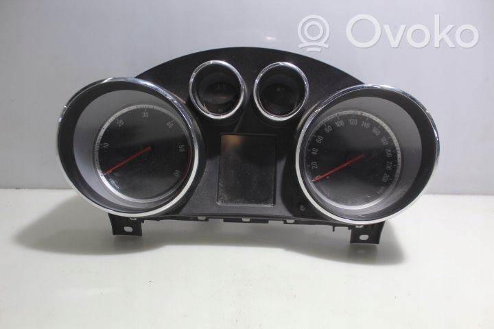 Opel Insignia A Clock 