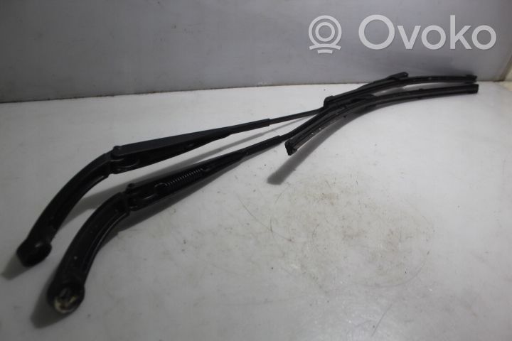 Dacia Dokker Front wiper blade arm 